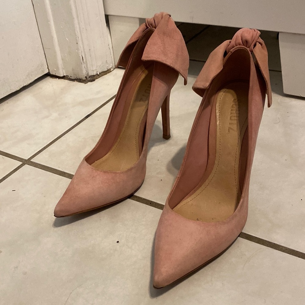 Schutz pink bow pumps heels